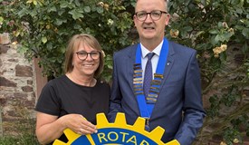 Angelika Brang-Endemann übergibt die Präsidentschaft des RC Aschaffenburg an Dr. Andreas Freundt